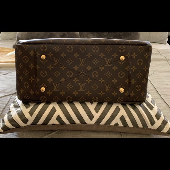 Louis Vuitton Artsy Monogram - Picture 4 of 10